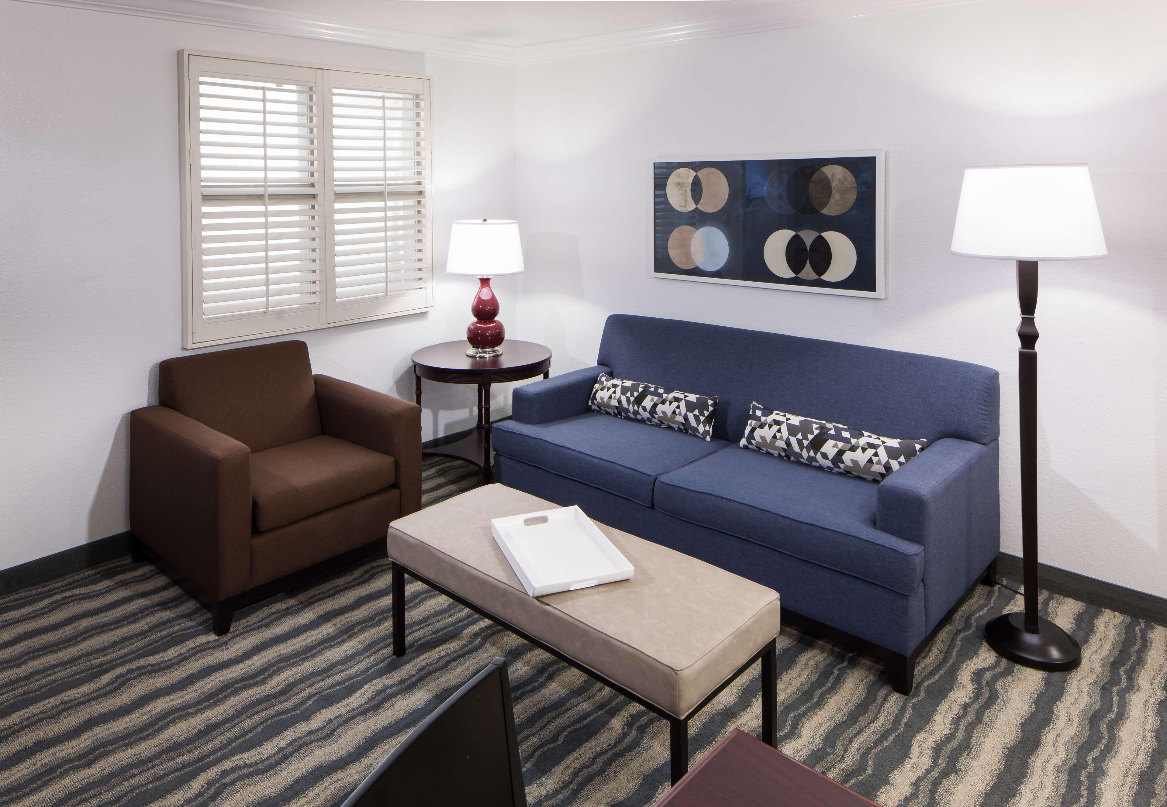 Embassy Suites By Hilton Tampa Brandon Heartland Esterno foto
