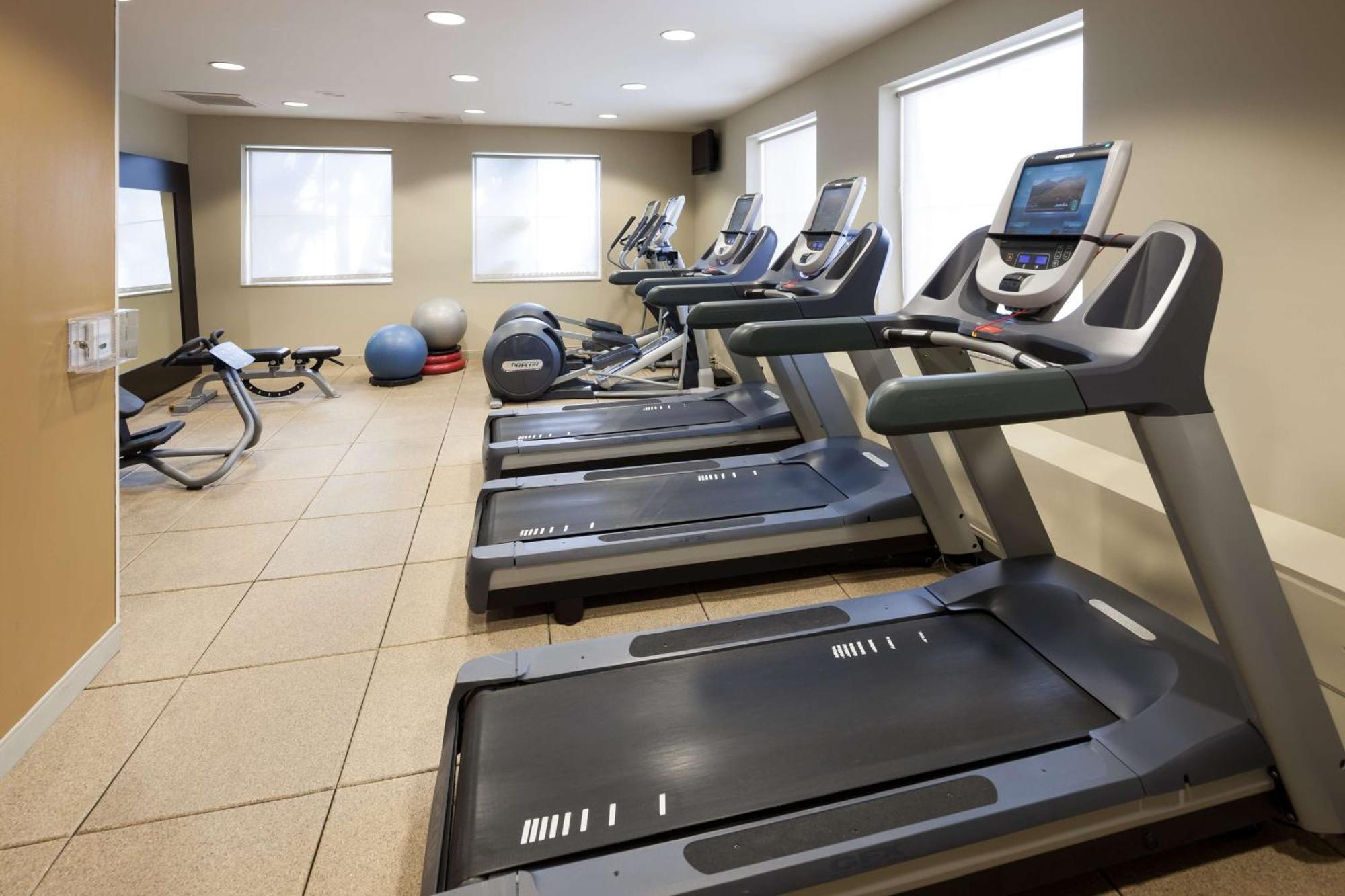 Embassy Suites By Hilton Tampa Brandon Heartland Esterno foto