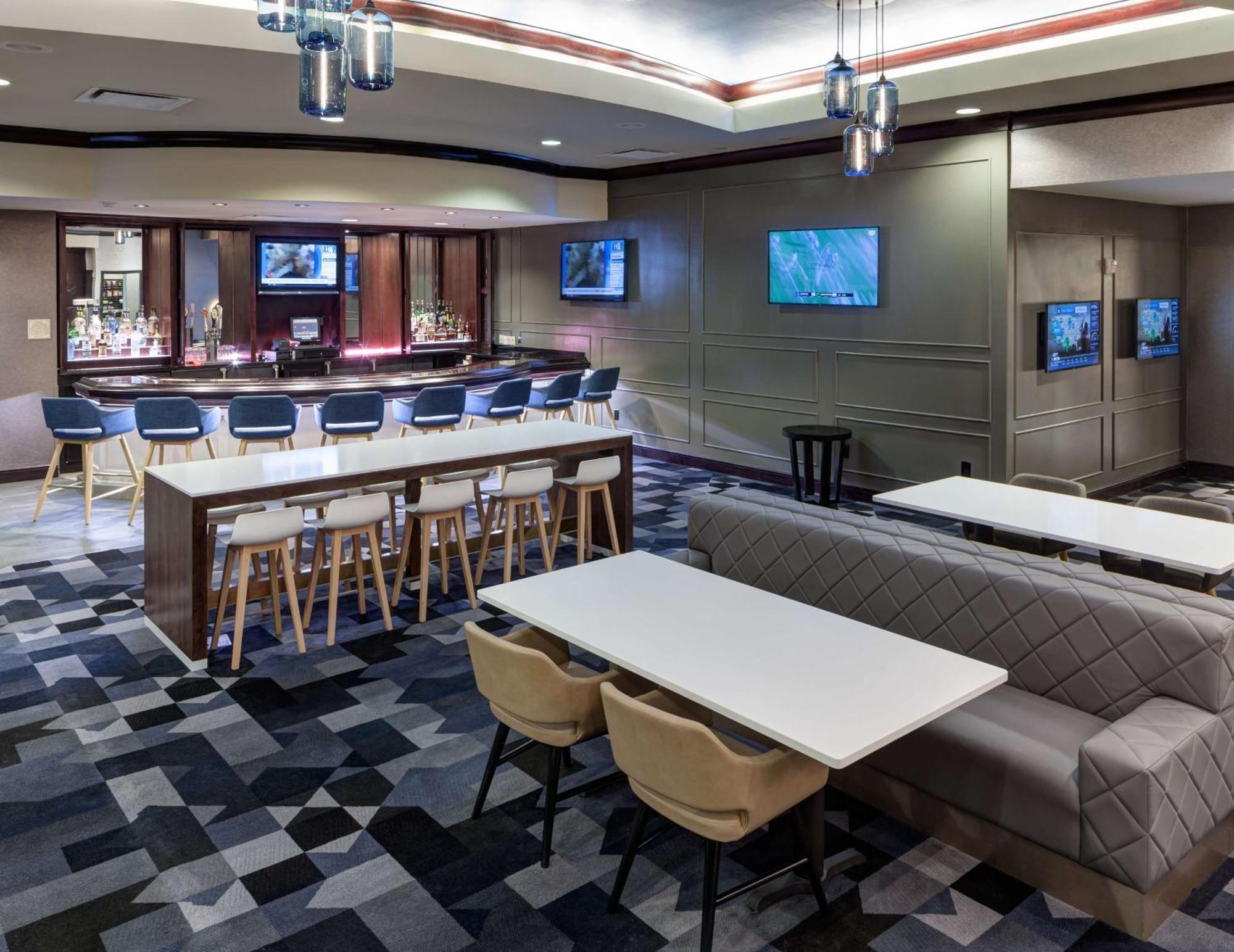 Embassy Suites By Hilton Tampa Brandon Heartland Esterno foto