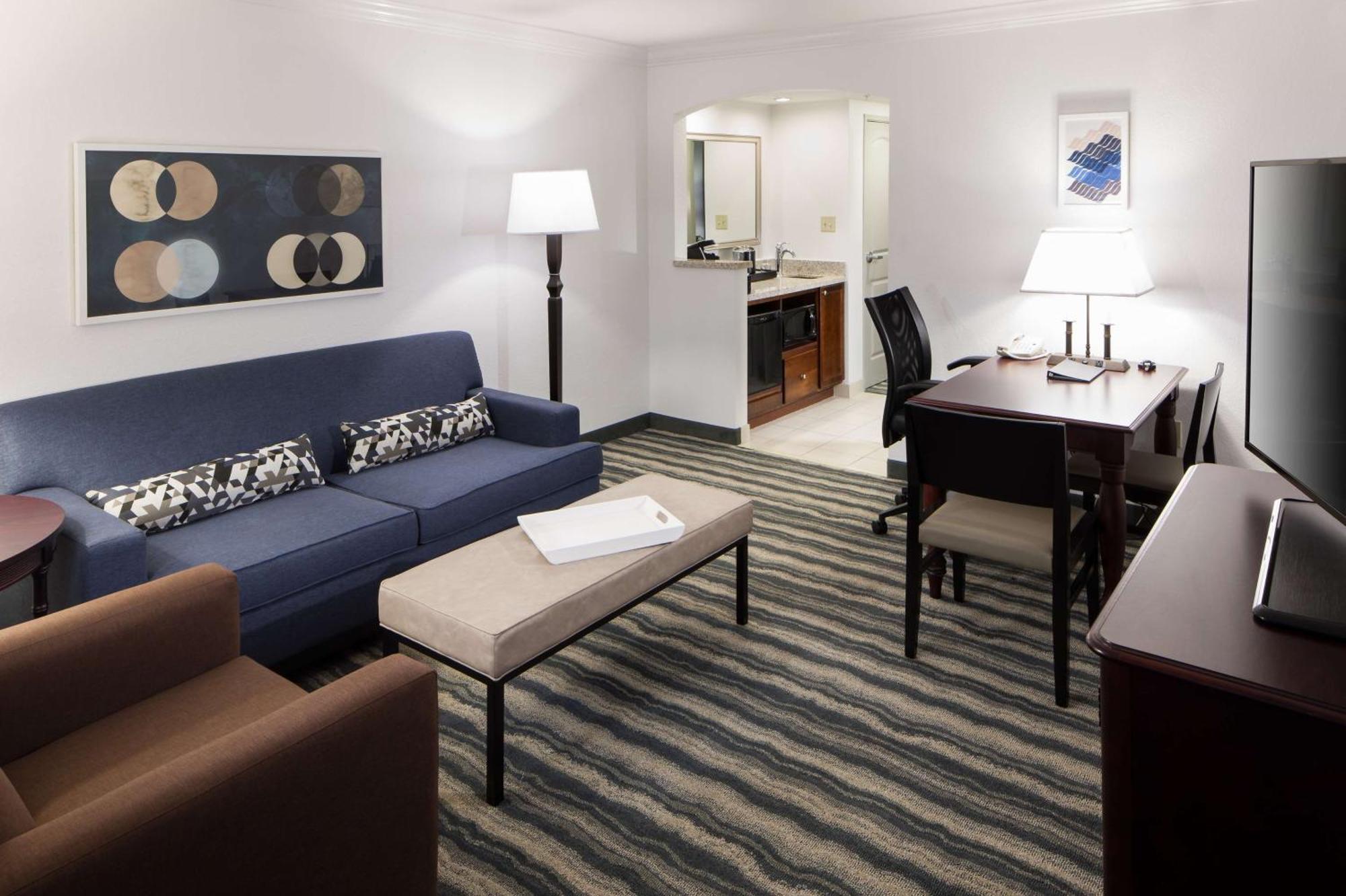 Embassy Suites By Hilton Tampa Brandon Heartland Esterno foto