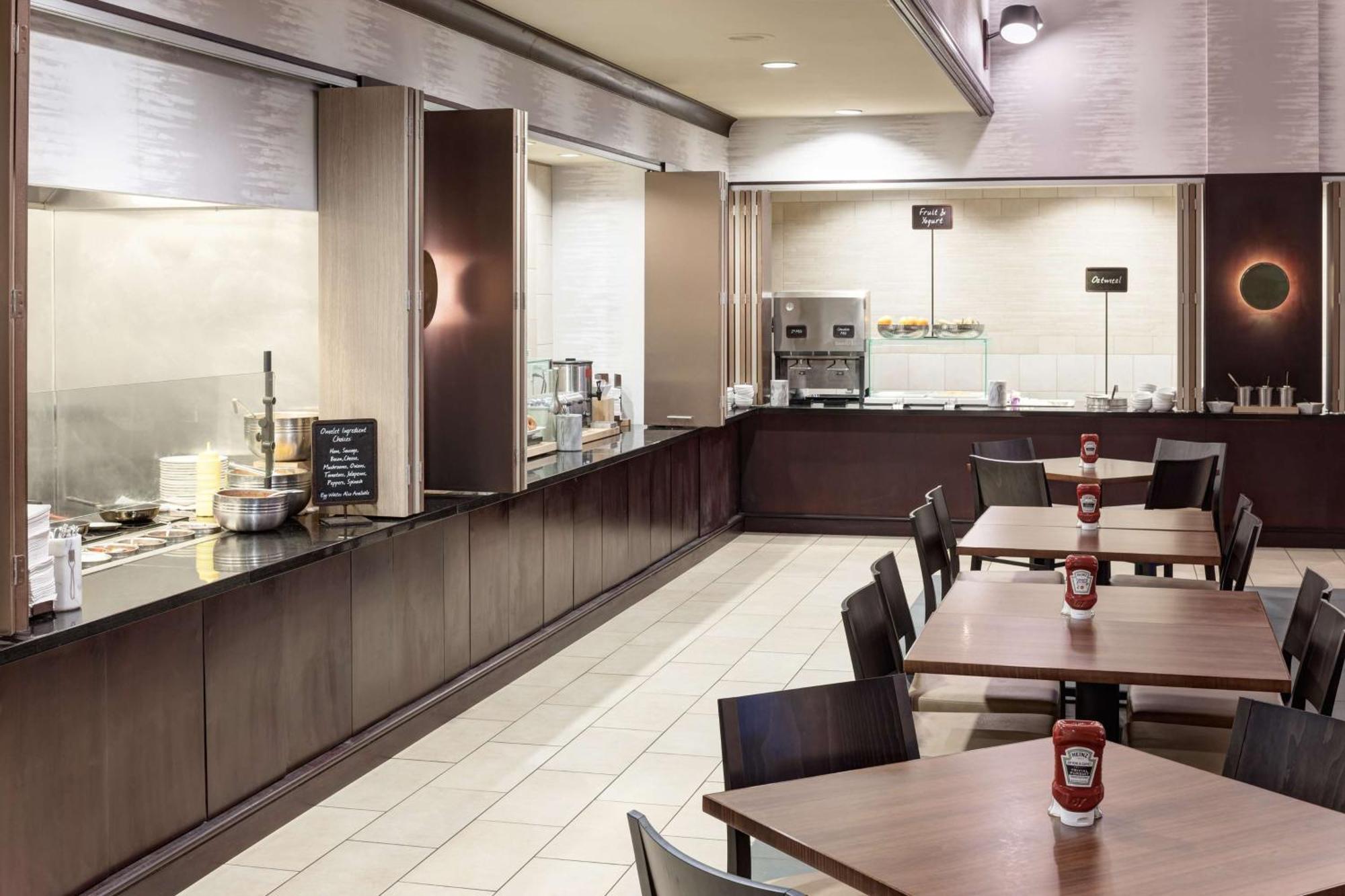 Embassy Suites By Hilton Tampa Brandon Heartland Esterno foto