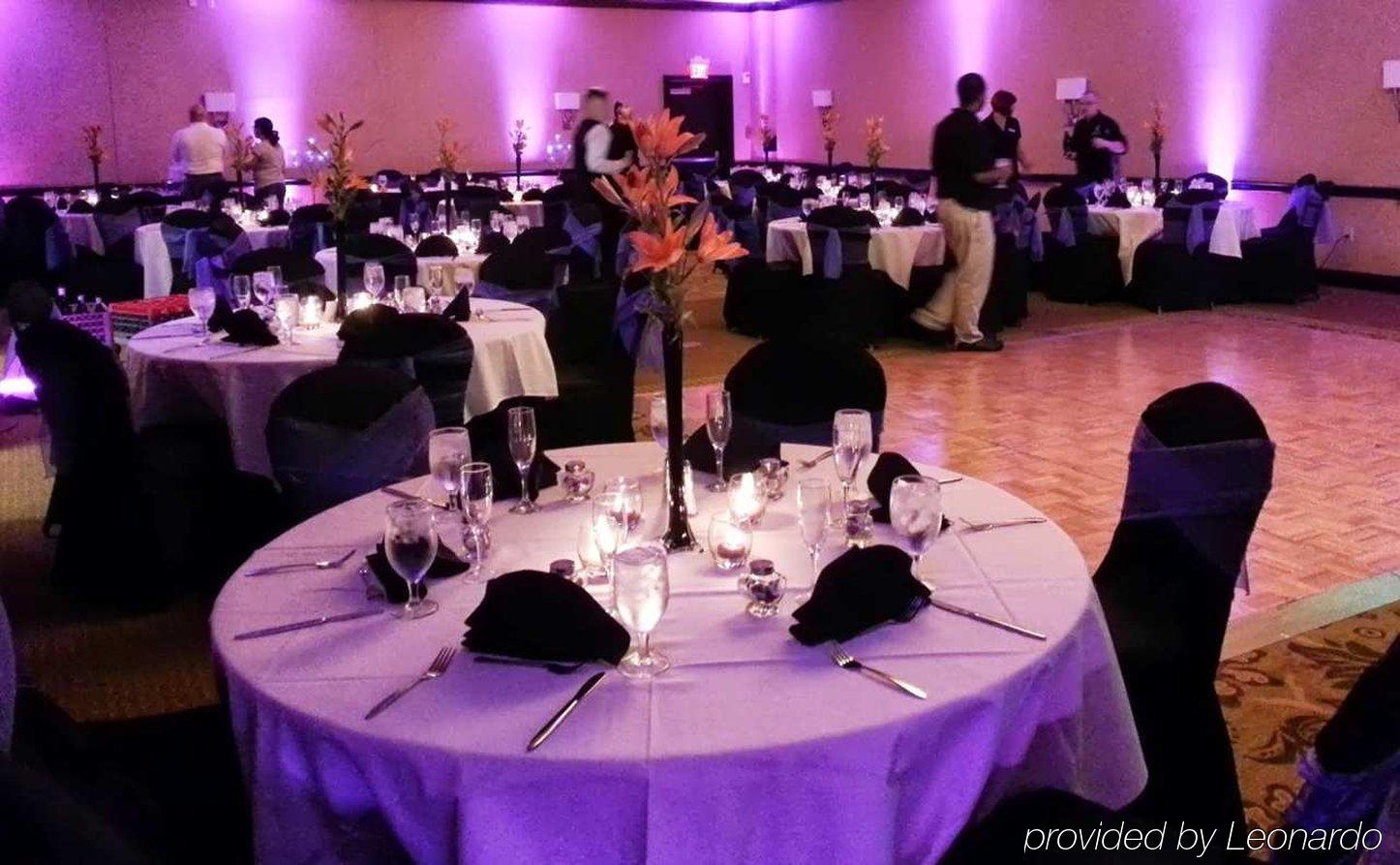 Embassy Suites By Hilton Tampa Brandon Heartland Esterno foto