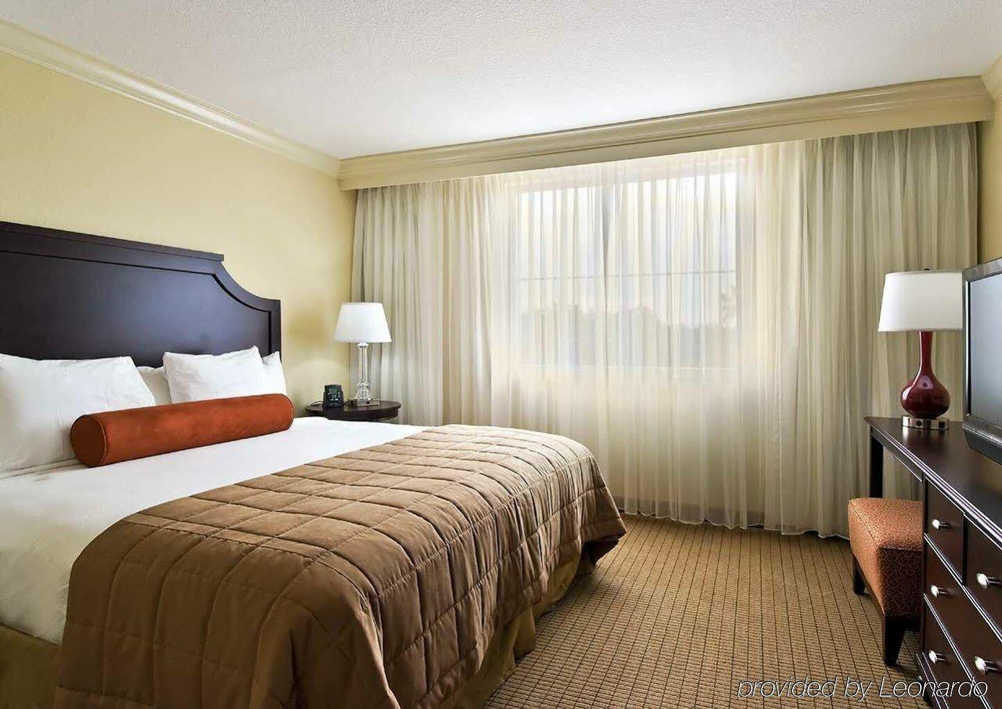 Embassy Suites By Hilton Tampa Brandon Heartland Esterno foto